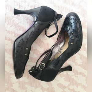 Vintage Inspired Black Heels